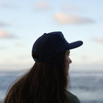 LIGHTLY STRUCTURED SNAPBACK HAT IN NAVY