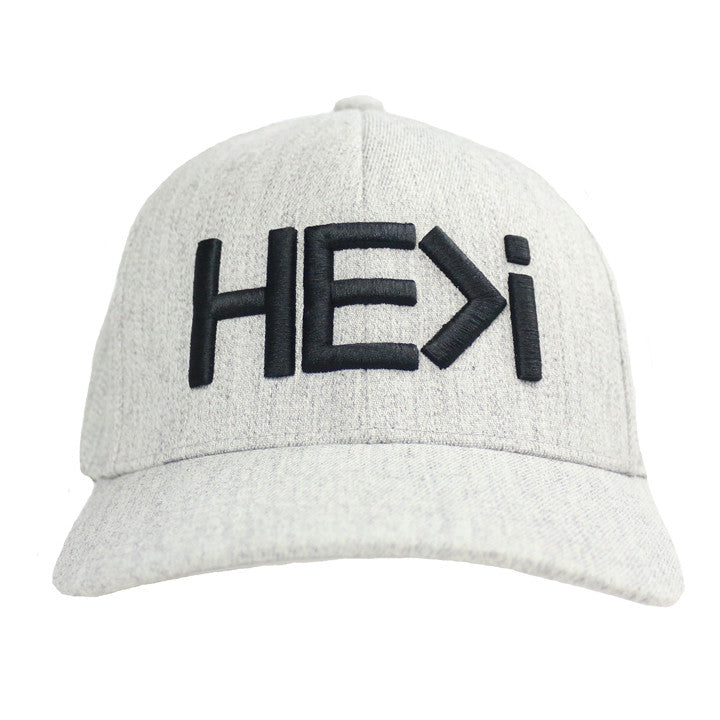 CLASSIC FLEXFIT HAT HEATHER – GREY IN HE>i
